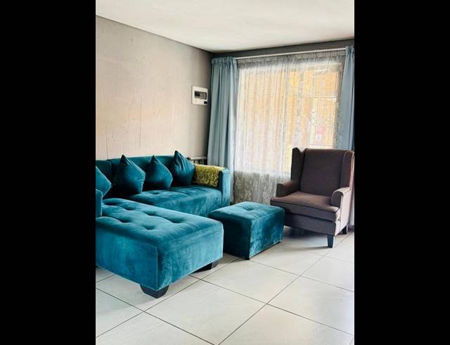 2 BEDROOM TOWNHOUSE FOR SALE IN CRUYWAGEN PARK